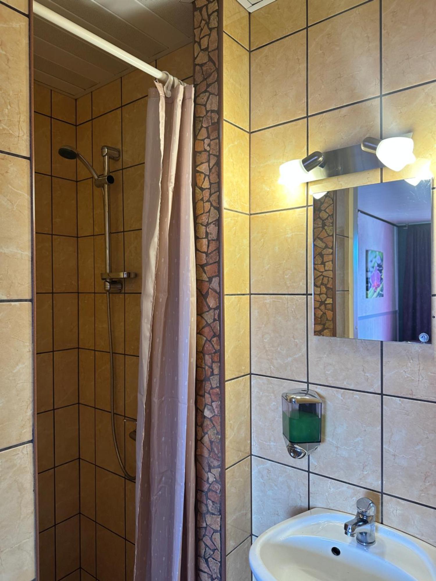 Guesthouse Maenniku بارنو المظهر الخارجي الصورة