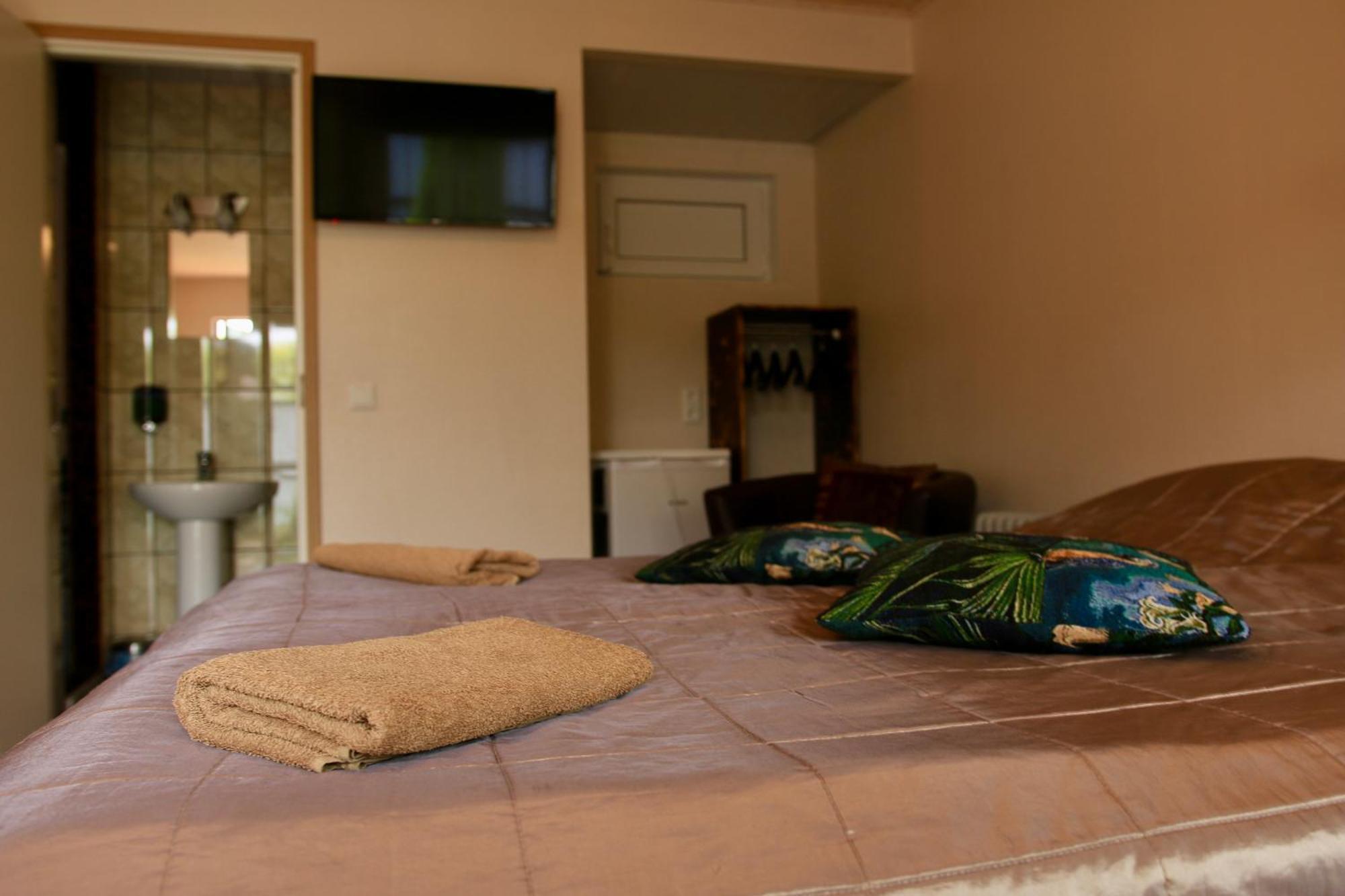 Guesthouse Maenniku بارنو المظهر الخارجي الصورة